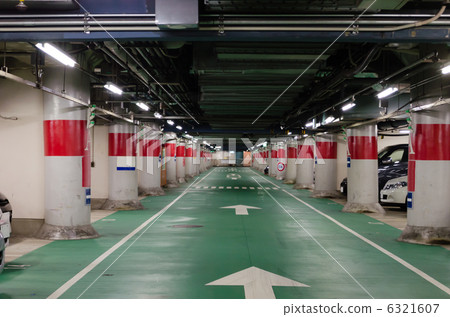Underground carpark 6321607
