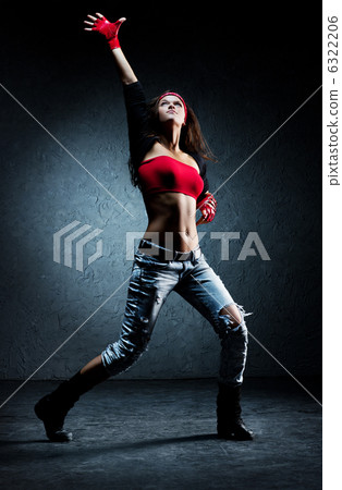 Young woman dancer 6322206