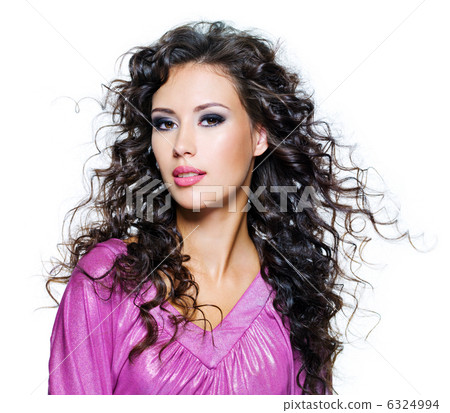 Face of a beautiful brunette woman 6324994