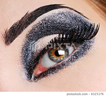 Fashion makeup of female eye Fashion makeup of female eye 6325176