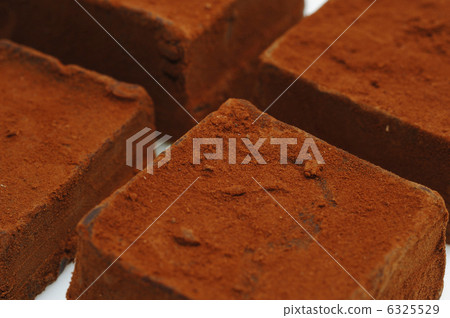 手工製作的生巧克力 6325529