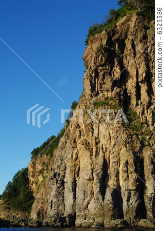 Quay from sightseeing ship 6325586