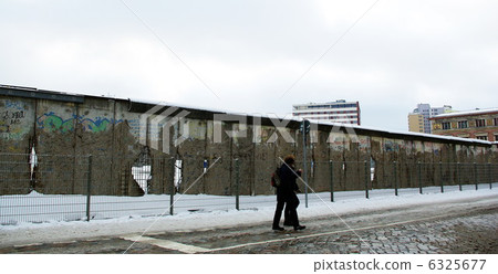 Berlin Wall 6325677