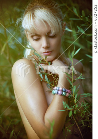 Young woman portrait 6327252