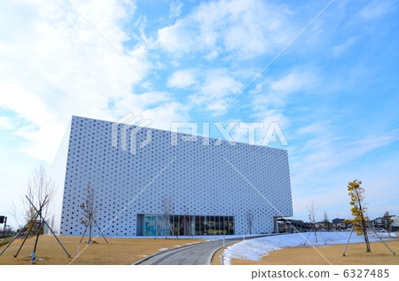 Kanazawa Umi Mirai Library/Daytime exterior [side] 6327485