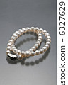 Pearl necklace 6327629