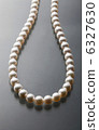 Pearl necklace 6327630
