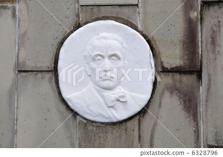 Glover Garden Puccini statue Glover Garden Puccini statue 6328796