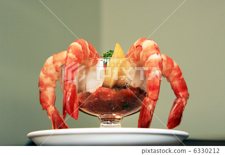 Shrimp dish 6330212