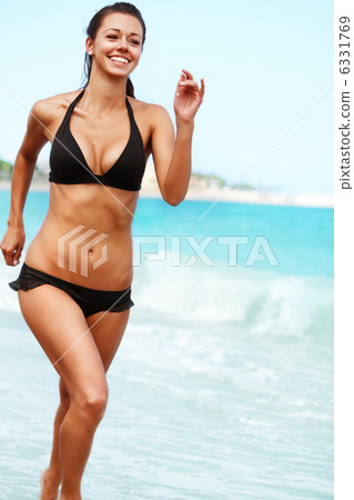 Holiday jogging 6331769