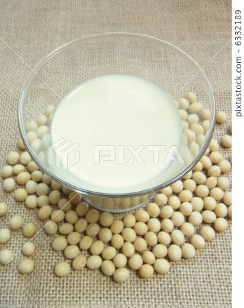 Soy milk 6332189