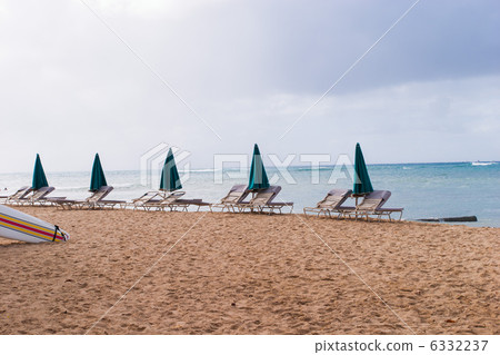 The beach The beach 6332237