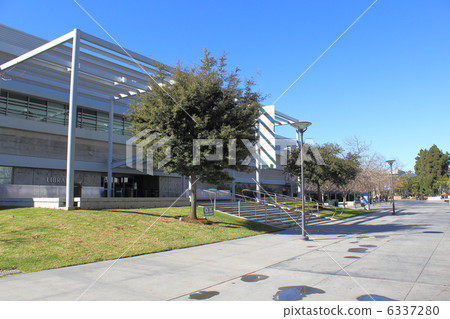 聖莫尼卡學院 6337280