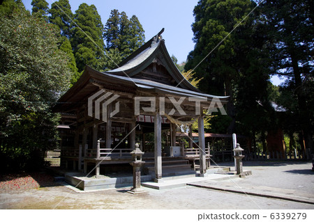 Honu shrine from the left side of the Kunigami Shrine 6339279