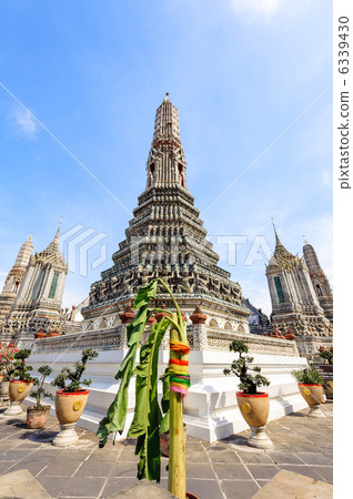 Wat Arun, Akatsuki Temple (Bangkok, Thailand) Wat Arun, Akatsuki Temple (Bangkok, Thailand) 6339430
