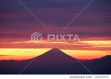 從高批高原看到的晨光和富士山 從高批高原看到的晨光和富士山 6341473