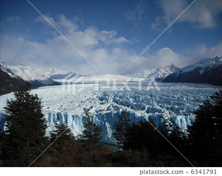 Pelito Moreno Glacier 6341791