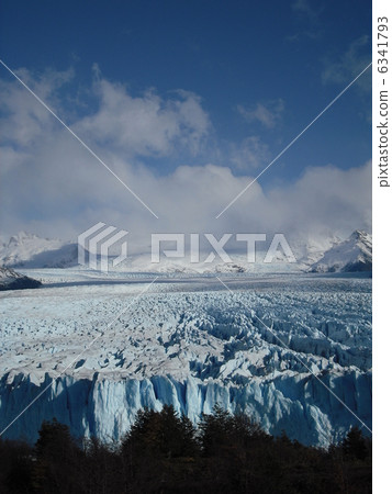 Pelito Moreno Glacier 6341793