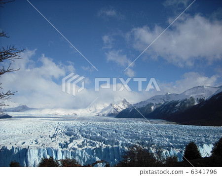 Pelito Moreno Glacier 6341796