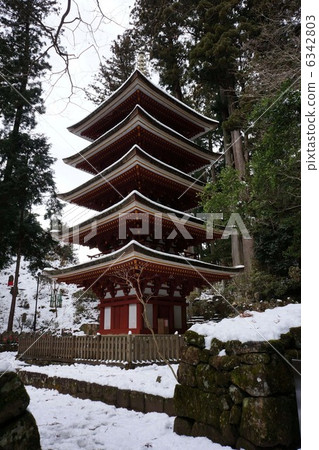 Murotoji Temple in Snow Murotoji Temple in Snow 6342803