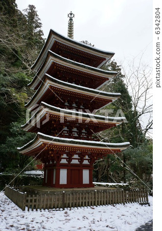 Murotoji Temple in Snow Murotoji Temple in Snow 6342804