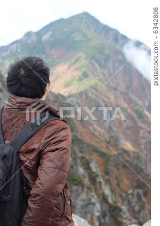 一個男人很遠的地方 一個男人很遠的地方 6342806