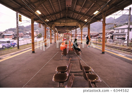 Tsukumi station platform where snow was born Tsukumi station platform where snow was born 6344582