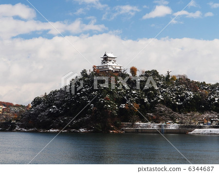 Snow dog mountain castle 6344687