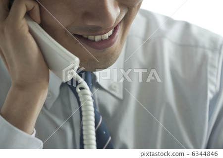 A man who calls with an eerie smile 6344846