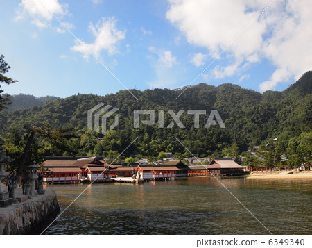 Itsukushima shrine  6349340