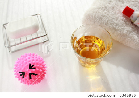 Gargle wash firmly 6349956