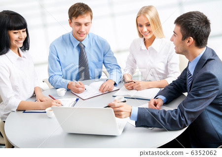 Group of happy business people 6352062