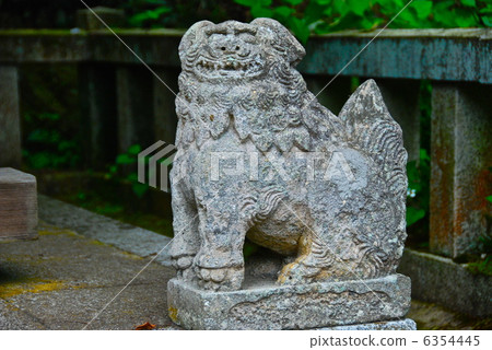 縣後方的守護犬(A-un)美穗神社(島根縣松江市美之關町) 縣後方的守護犬(A-un)美穗神社(島根縣松江市美之關町) 6354445