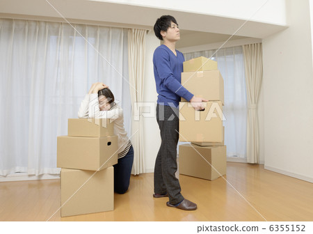 Young couple moving out with angry faces 6355152