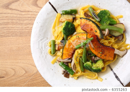 Vegetable pasta Vegetable pasta 6355263