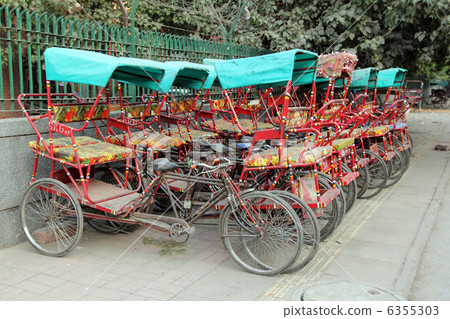 many thishaw on parking many thishaw on parking 6355303
