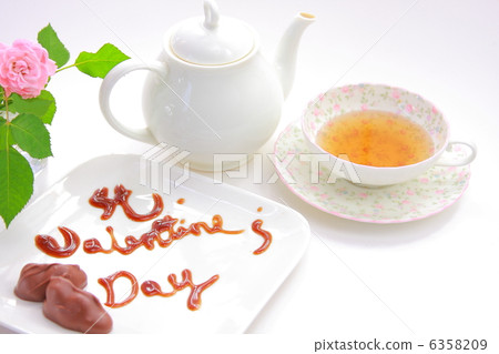 Valentine's chocolate dessert plate (white background) 6358209