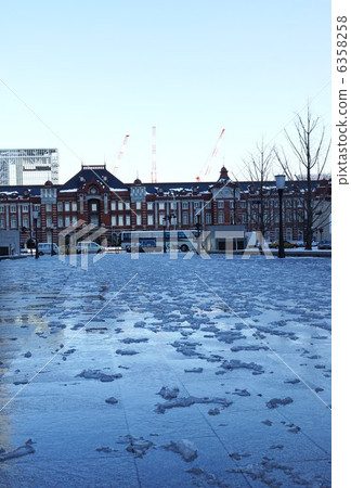東京的雪·2013.1.15東京站丸之內站垂直位置·Wayuki dori的融雪 6358258