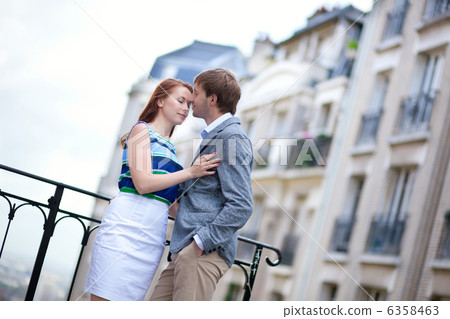 Beautiful couple having a romantic date at Montmartre in Paris 6358463