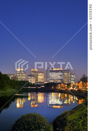 Sakurada moat and Marunouchi 6359340