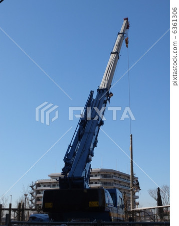 非常大的起重機車 6361306