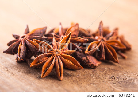 Anise stars 6378241