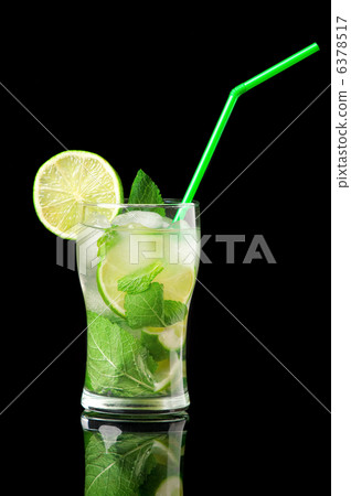 Mojito cocktail. 6378517