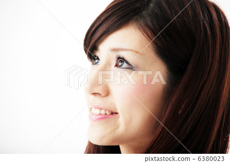 一個微笑的女人 一個微笑的女人 6380023