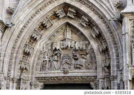 La Giralda, fragment of entrance La Giralda, fragment of entrance 6383818