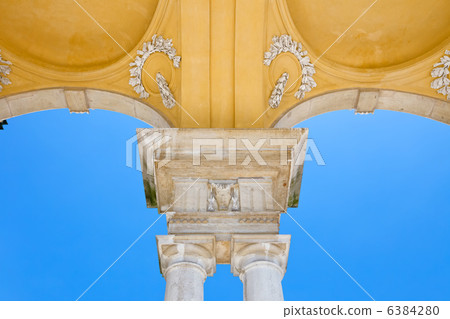 The detail of Gloriette in Schonbrunn, Vienna 6384280