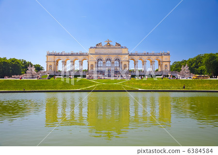 Gloriette, Schonbrunn Palace, Vienna 6384584
