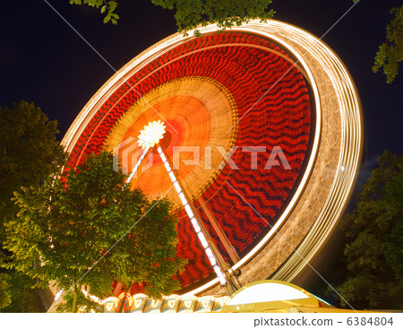 Moving carousel 6384804