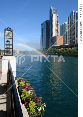 Rainbow over Chicago river 6385144
