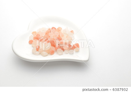 Rock salt Heart dish white 6387932